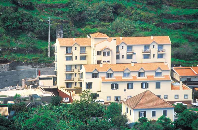 Santa Cruz Village Hotel Hotel
