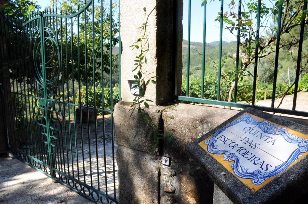 Quinta Escomoeiras *