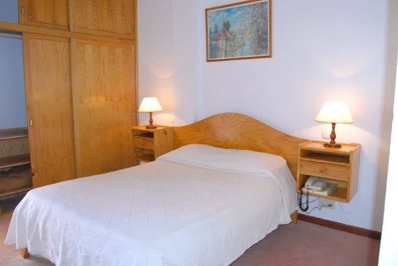 Al Moniz Guest house