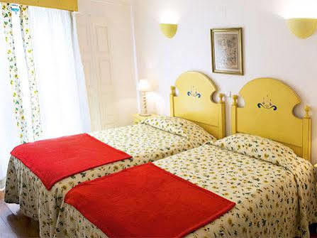 Guest house Casa Do Adro Da Igreja Turismo De Habitacao Vila Nova de Milfontes