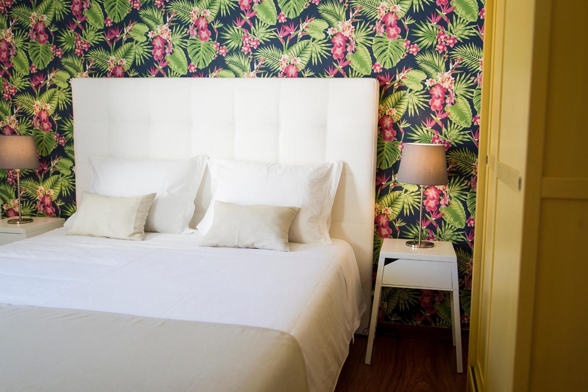 Art 4 Guest house *