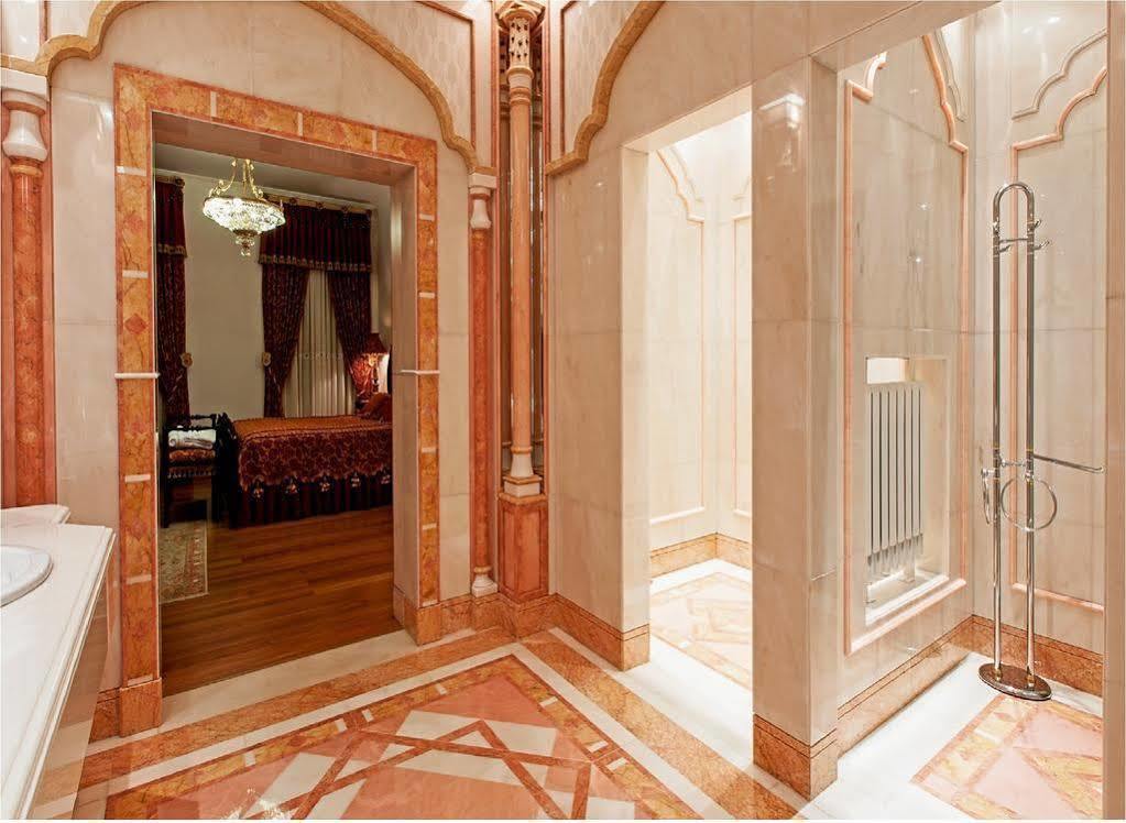 Gasthuis Marmoris Palace 5*
