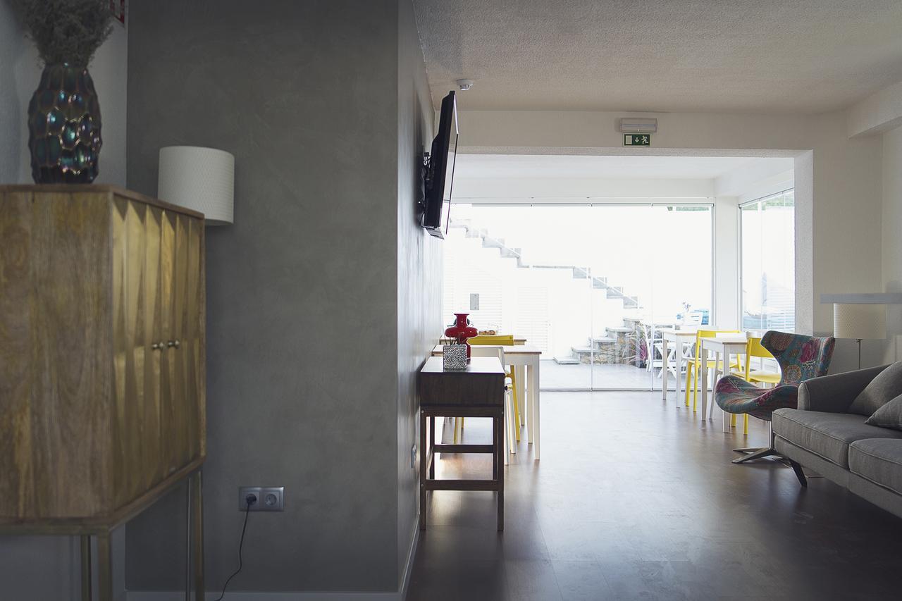 Art 4 Guest house *