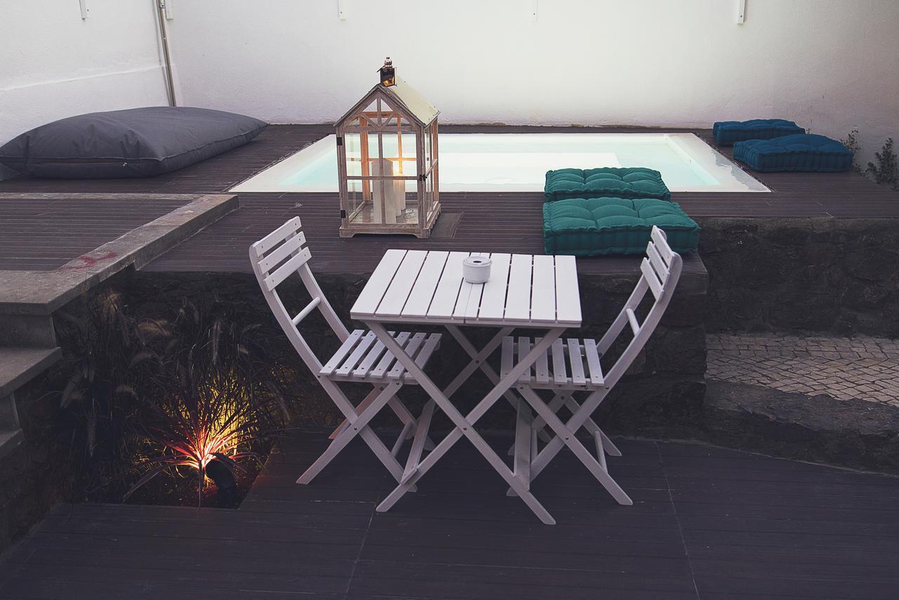 Art 4 Guest house *