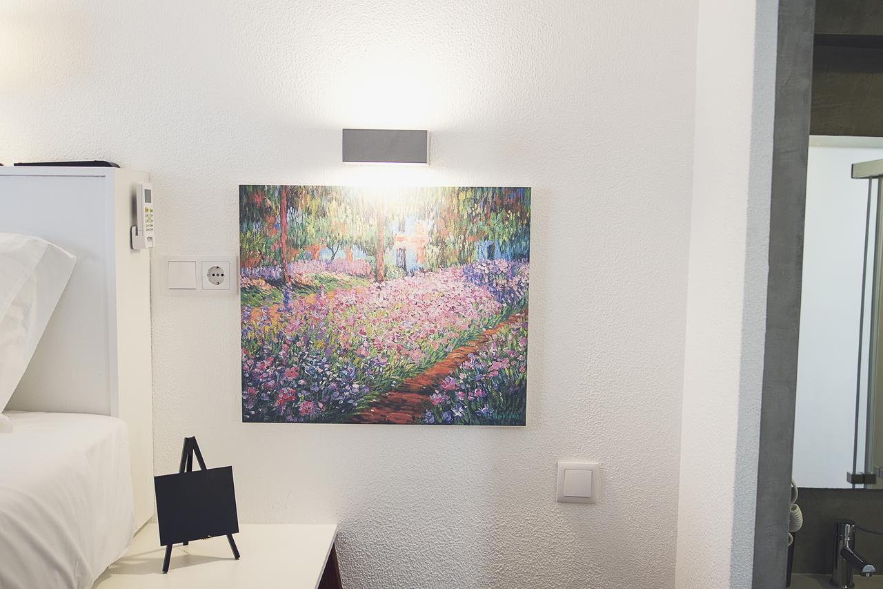 Art 4 Guest house *