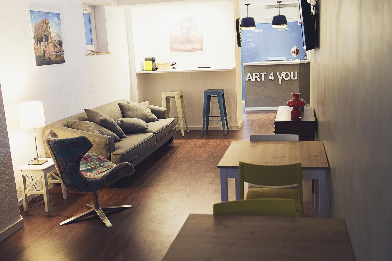 Art 4 Guest house *