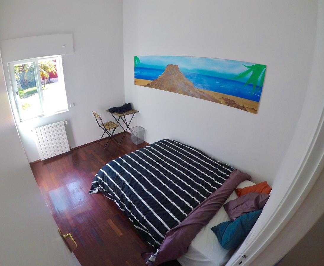 Hostel 7 Waves Surf *