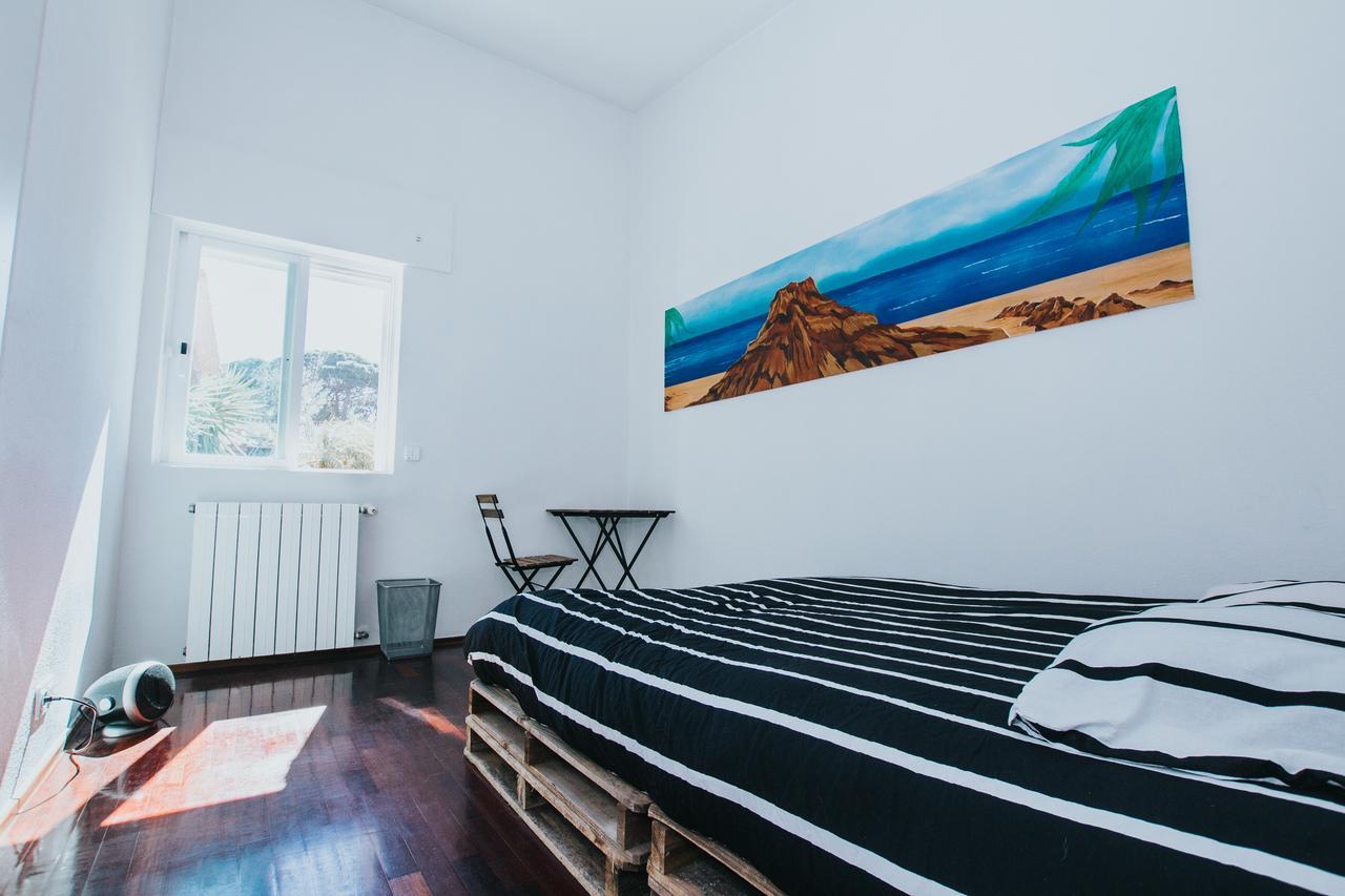 Hostal 7 Waves Surf *