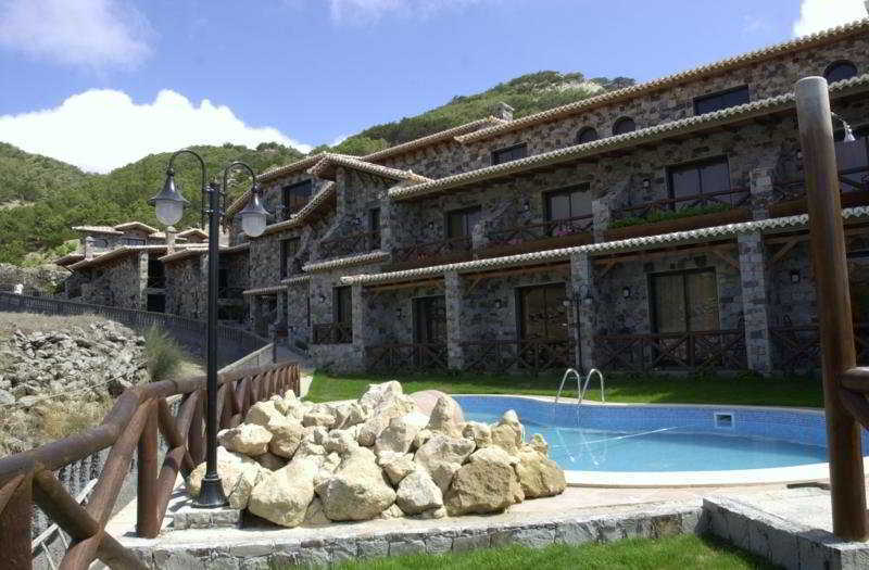 Hotel Quinta Do Serrado 4*