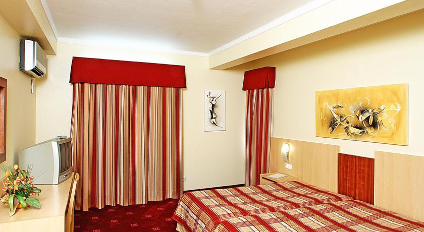 Hotel Cristal Marinha 3*