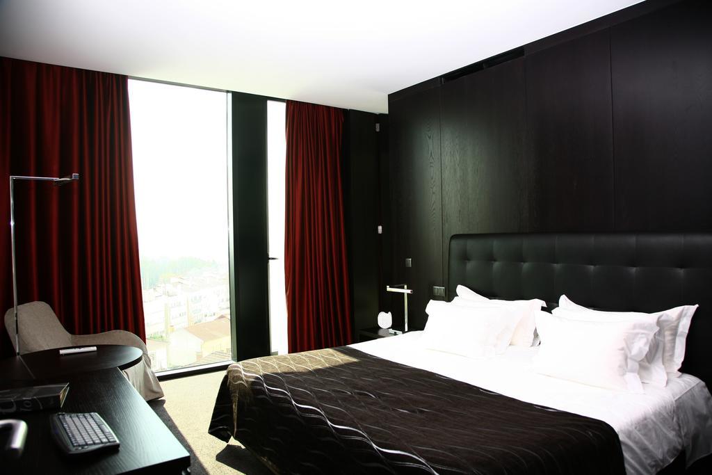 Hotel Axis Viana Business & 4*