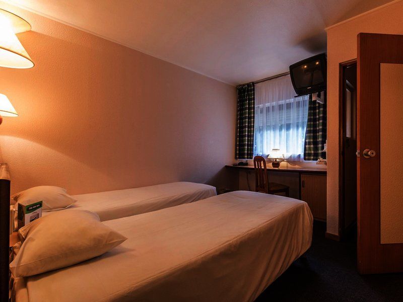 Hotel Campanile Lisboa Sud - 3*