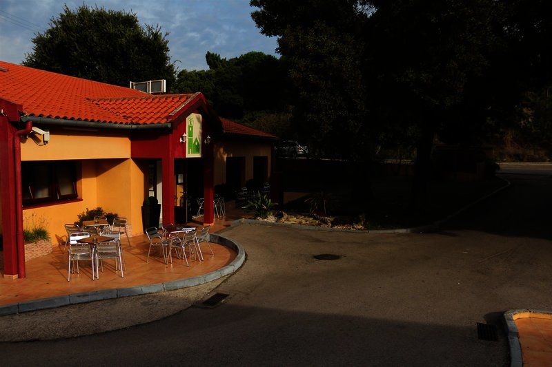 Hotel Campanile Lisboa Sud - 3*