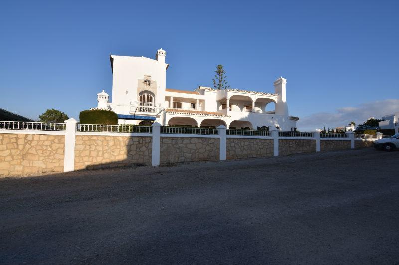 Vivenda Roseiral * Albufeira