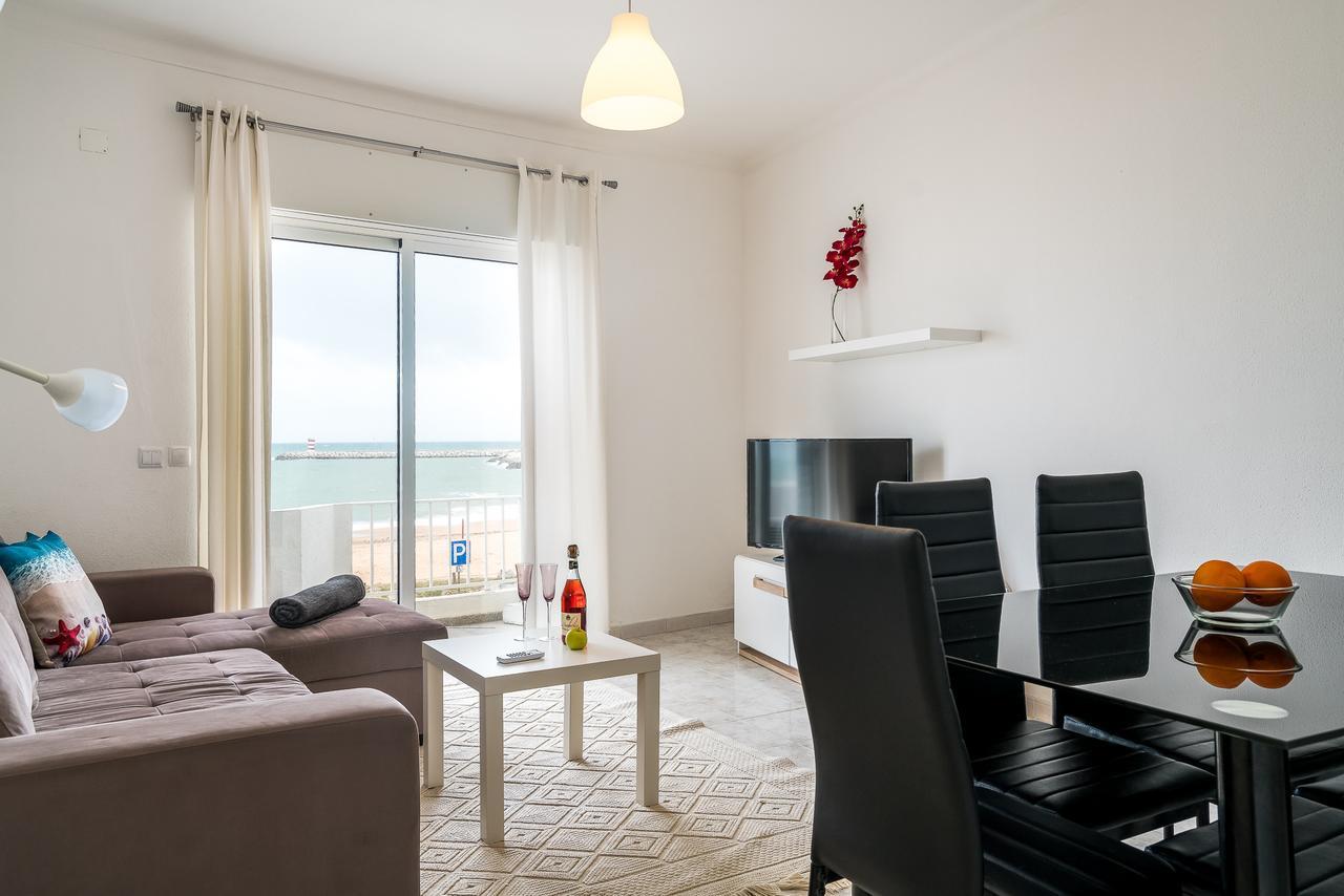T2 Avenida- Frente Mar, Ar-condicionado, Wifi * Quarteira