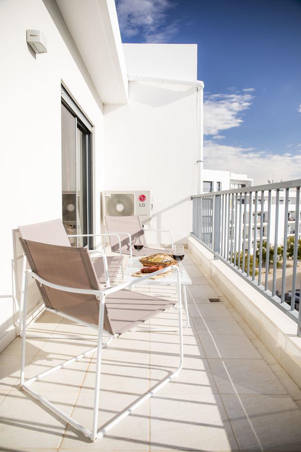 B04 - Luxury 2 Bed W Terrace Pool * Lagos