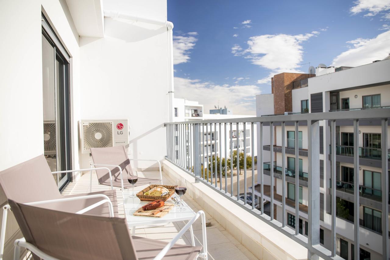 Apartamento B04 - Luxury 2 Bed W Terrace Pool *