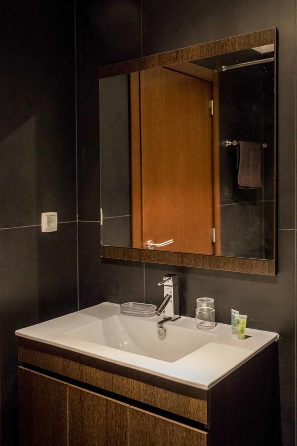 B04 - Luxury 2 Bed W Terrace Pool Lagos