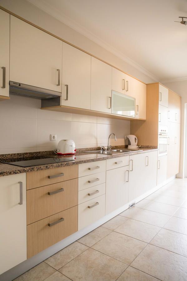Apartment C02 - Luxury 3 Bed With Pool View *
