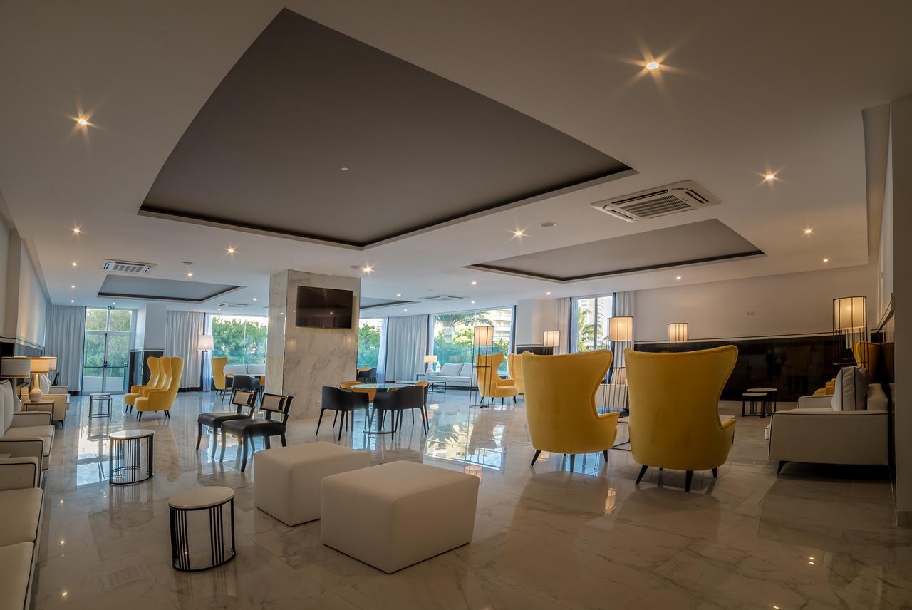 Flor Da Rocha Aparthotel