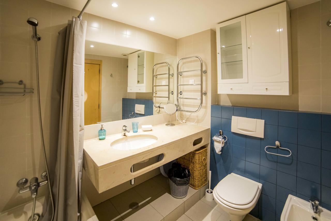 B06 - Top-floor Marina 2 Bed Apartment *
