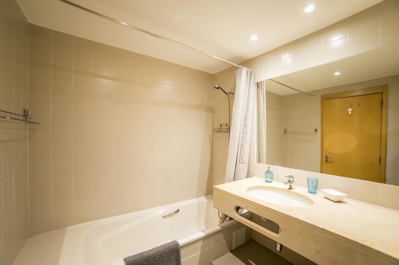 B06 - Top-floor Marina 2 Bed *