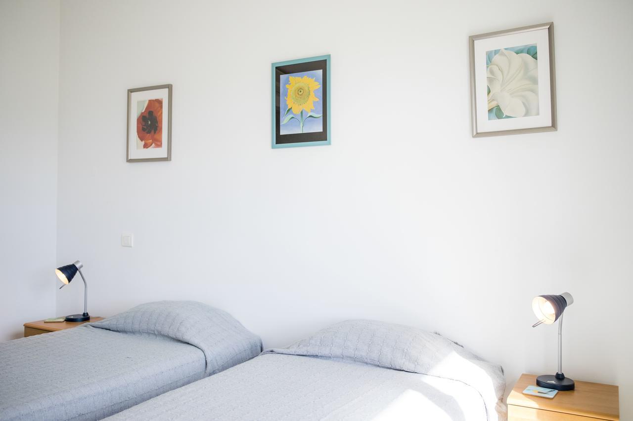 B06 - Top-floor Marina 2 Bed *