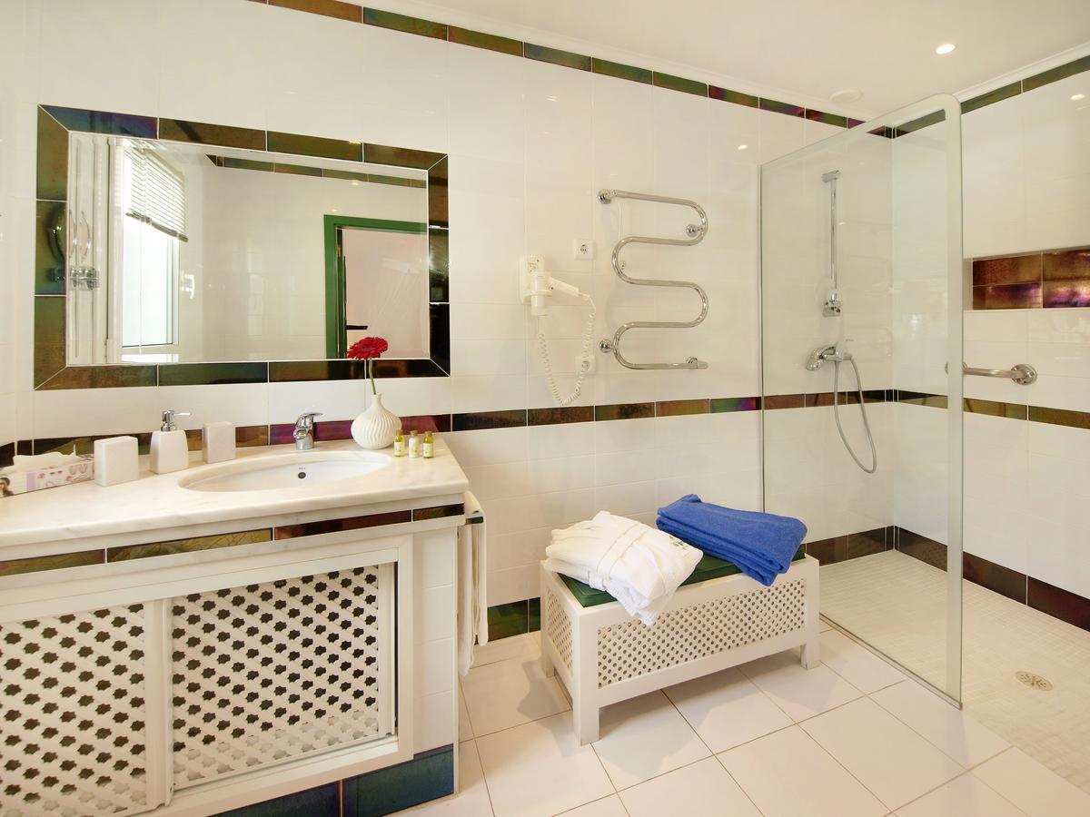 Esmeralda Villa Lagos