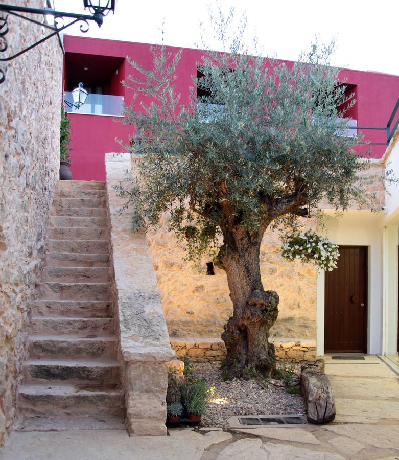 Agartha Boutique - Stonehouse 4*