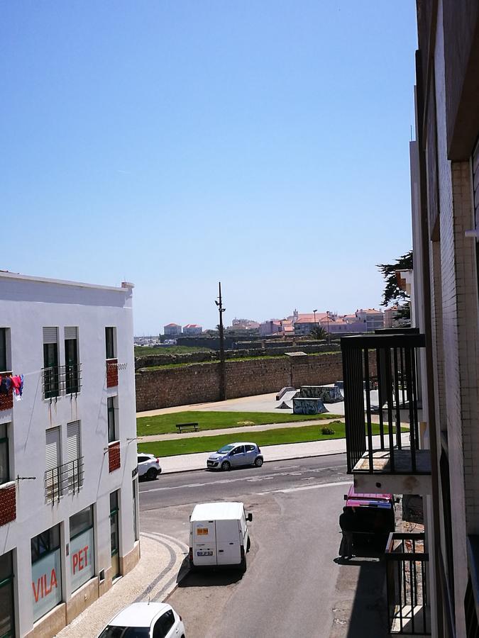 Peniche's Blue & White Apartamento *