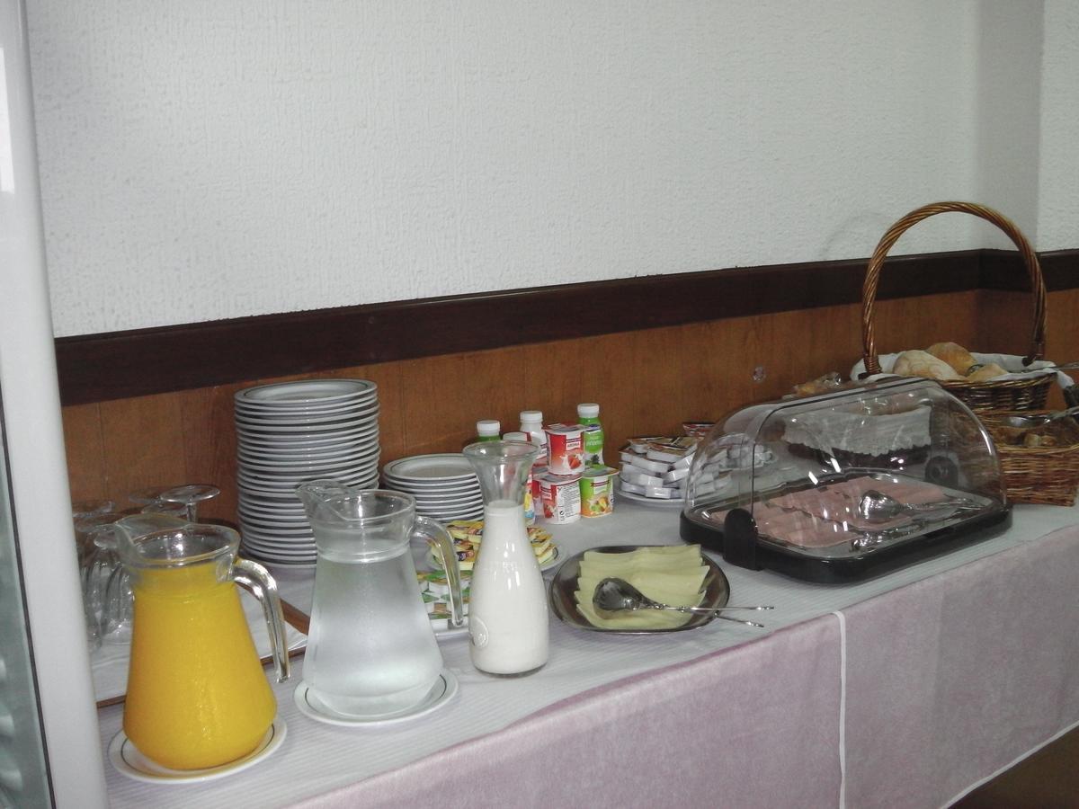 Rainha Santa Guest house *