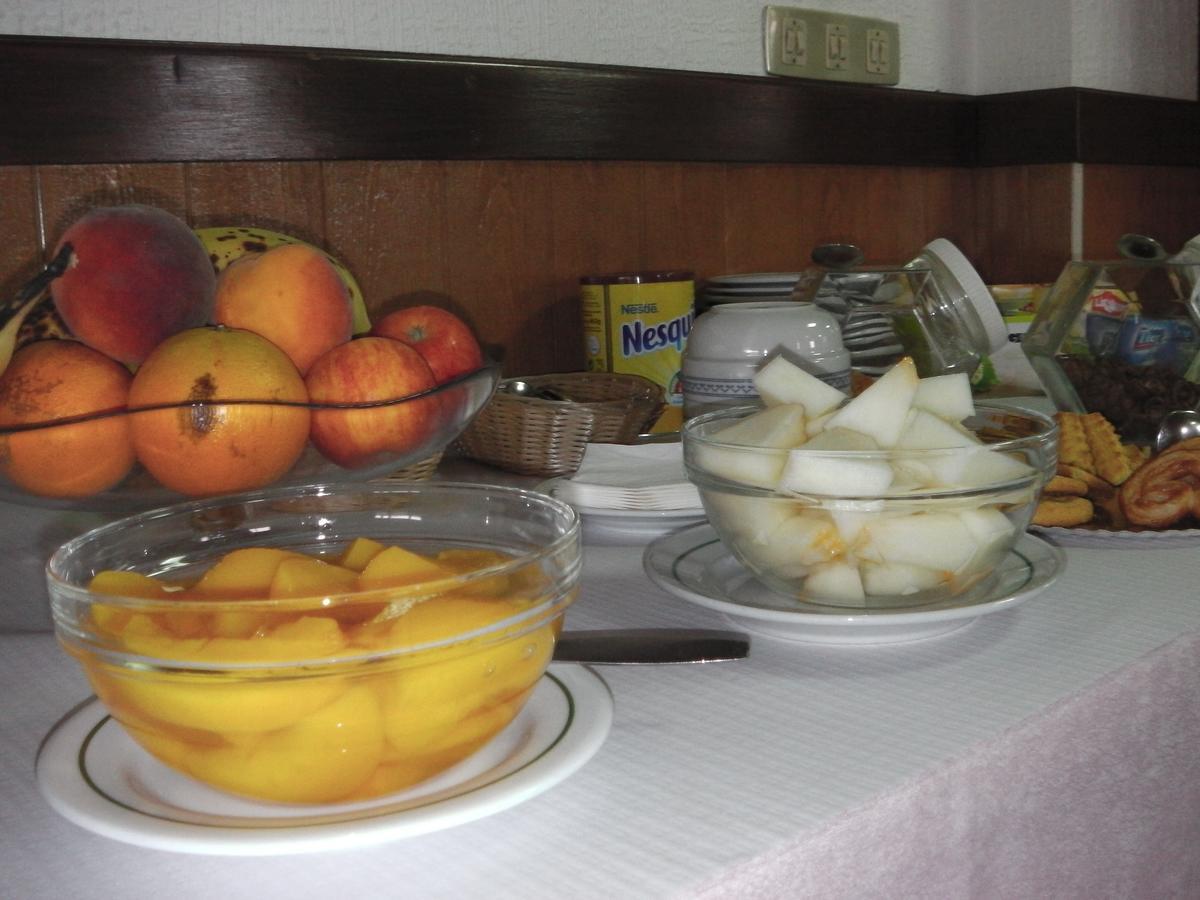 Rainha Santa Guest house *