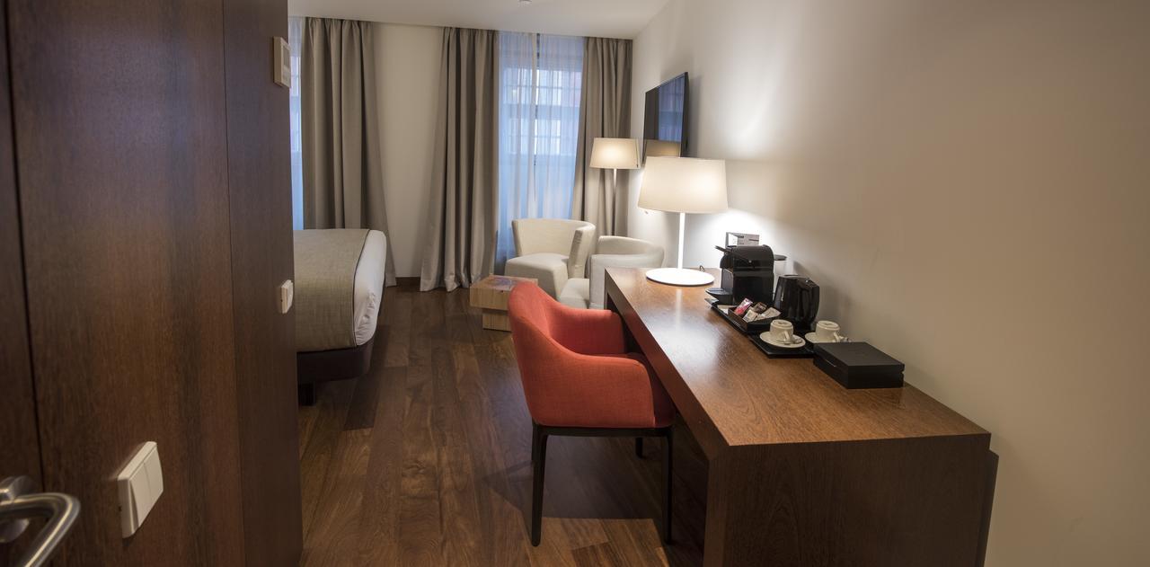 Hotel Carris Ribeira 4*