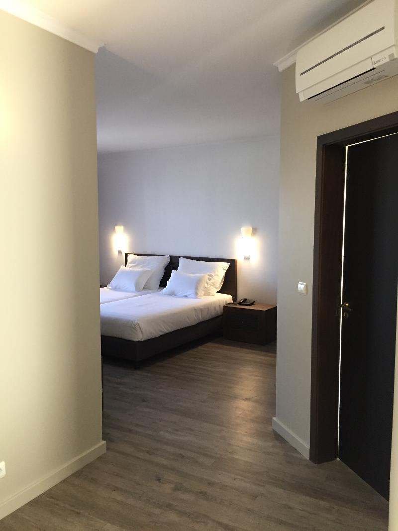 Euro Moniz Hotel 3*