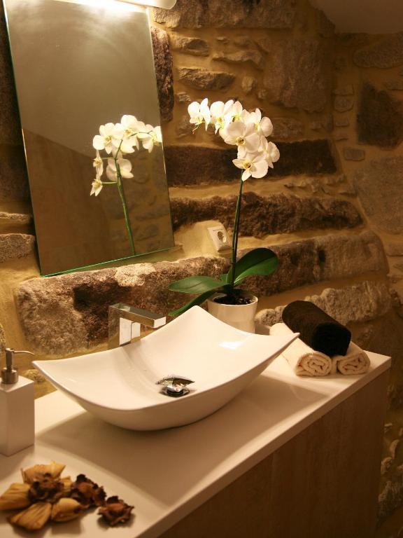 Casa D' Joao Enes - *