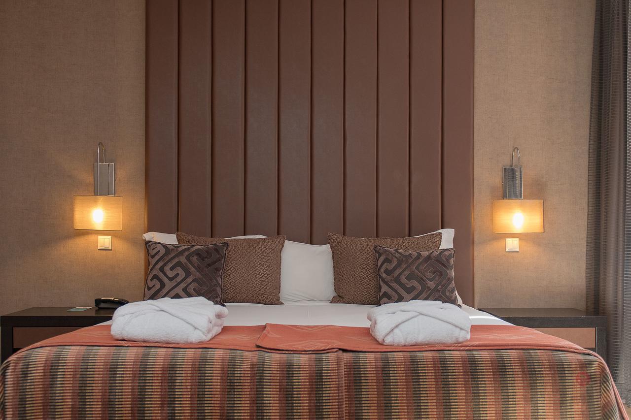 Hotel Your &