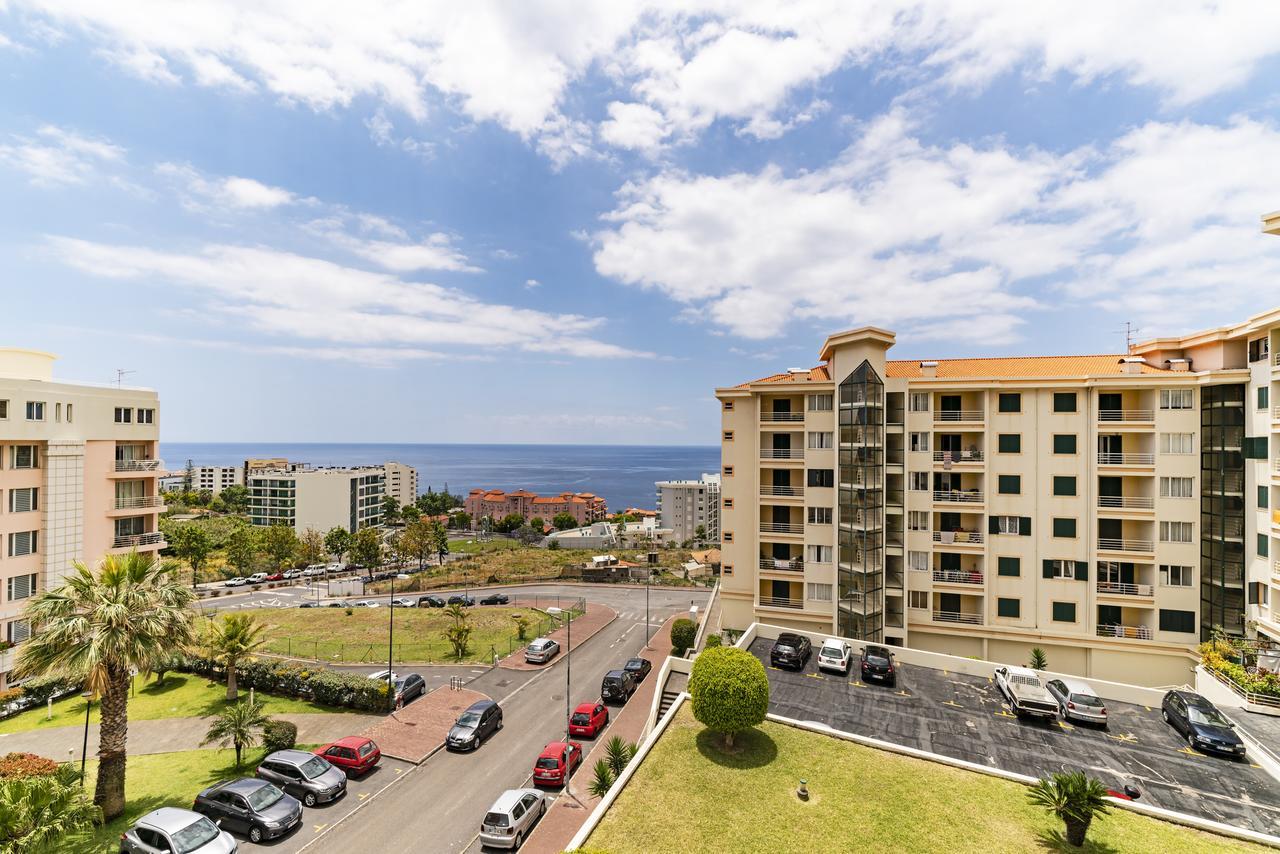 Piornais I By An Island Apartment Funchal (Madeira)