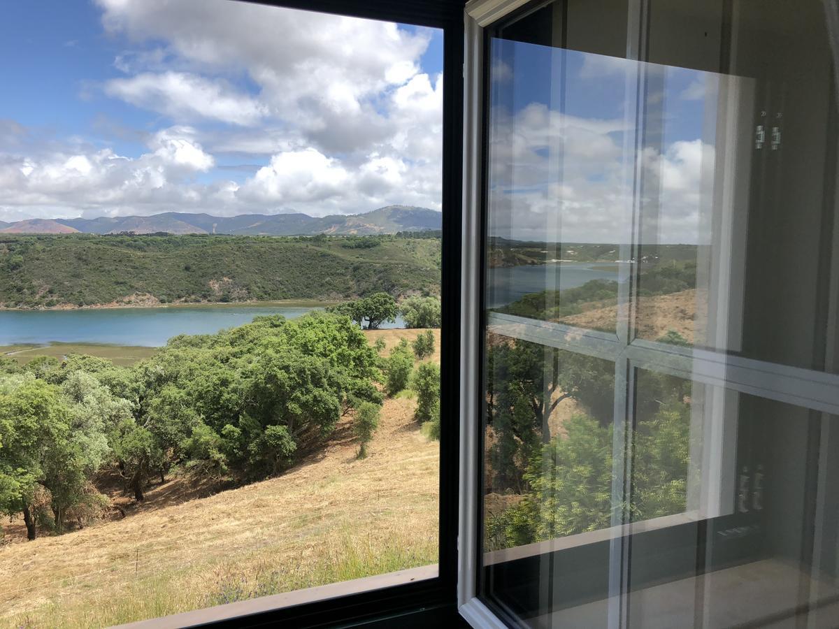 Monte Do Zambujeiro Guest house