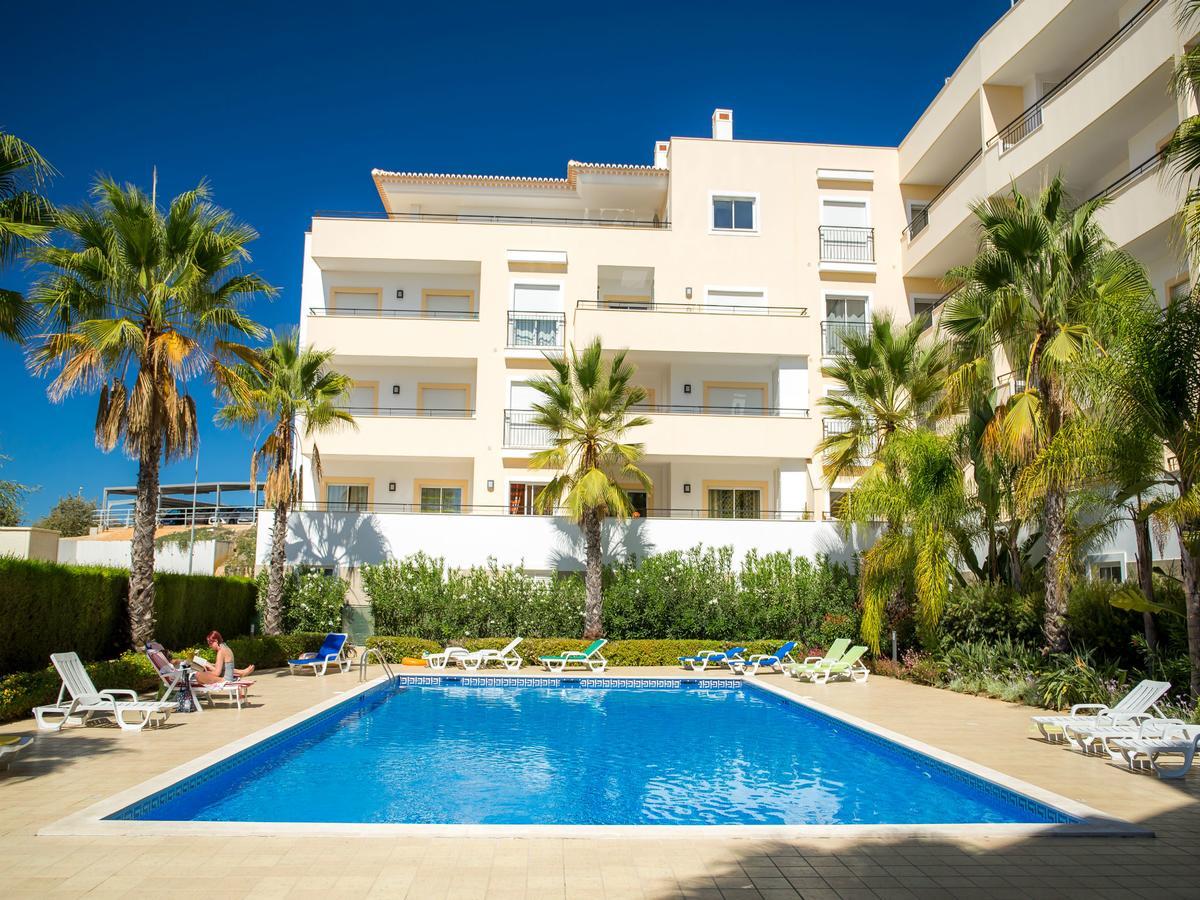 Appartement C04 - Pool View 3 Bed *
