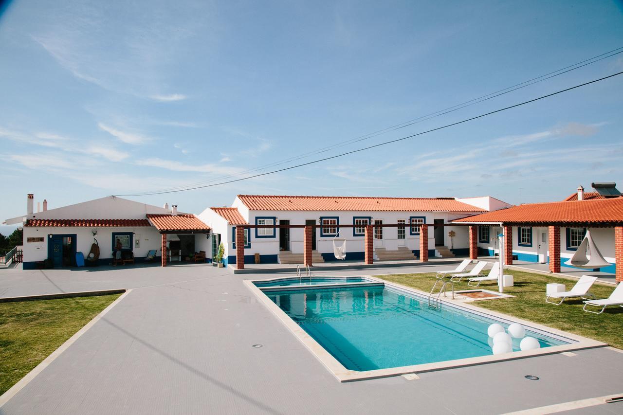 Zulla Nazare's Surf Village * Nazare