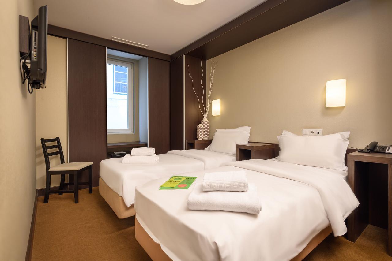 Expo Astoria Hotel 3*