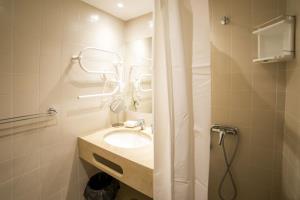 Appartement B06 - Top-floor Marina Club 2 Bed Apartment. *