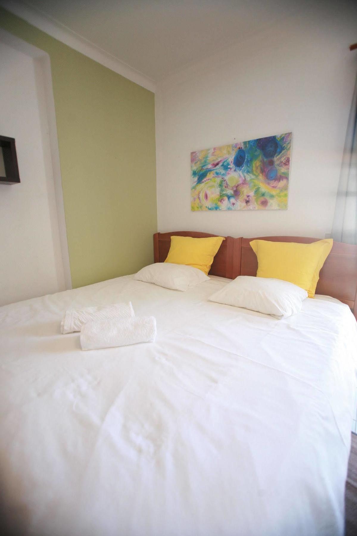 Flow House - Surf Kite Surf School Bed & Breakfast