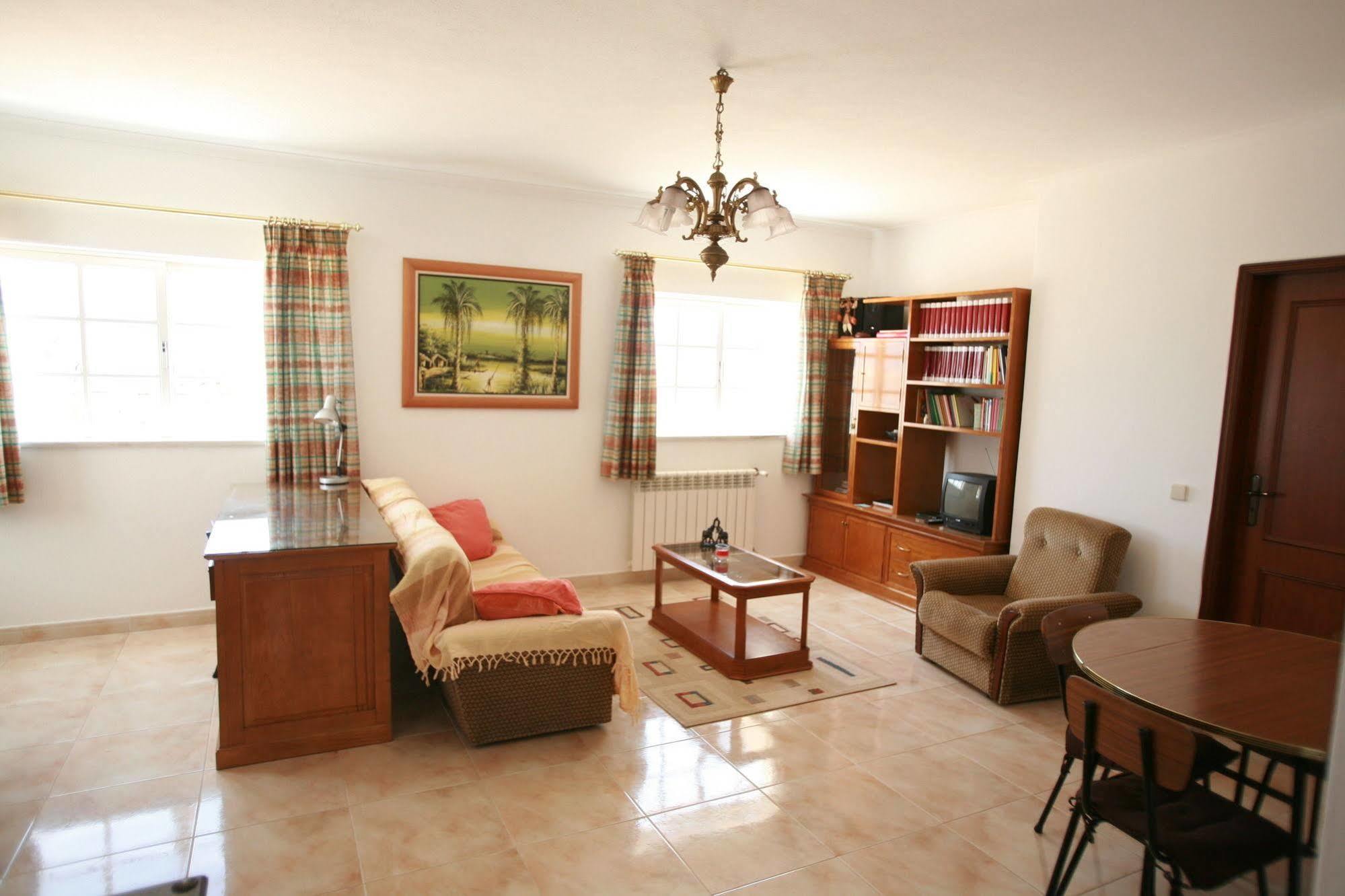 Flow House - Surf Kite Surf School Bed & Breakfast