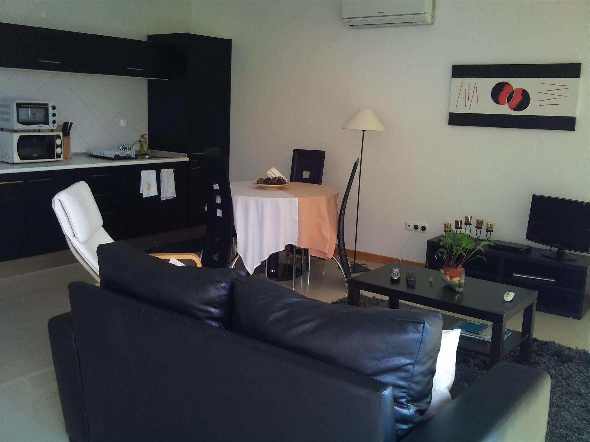 Guest house Cantinho Buganvilias At****