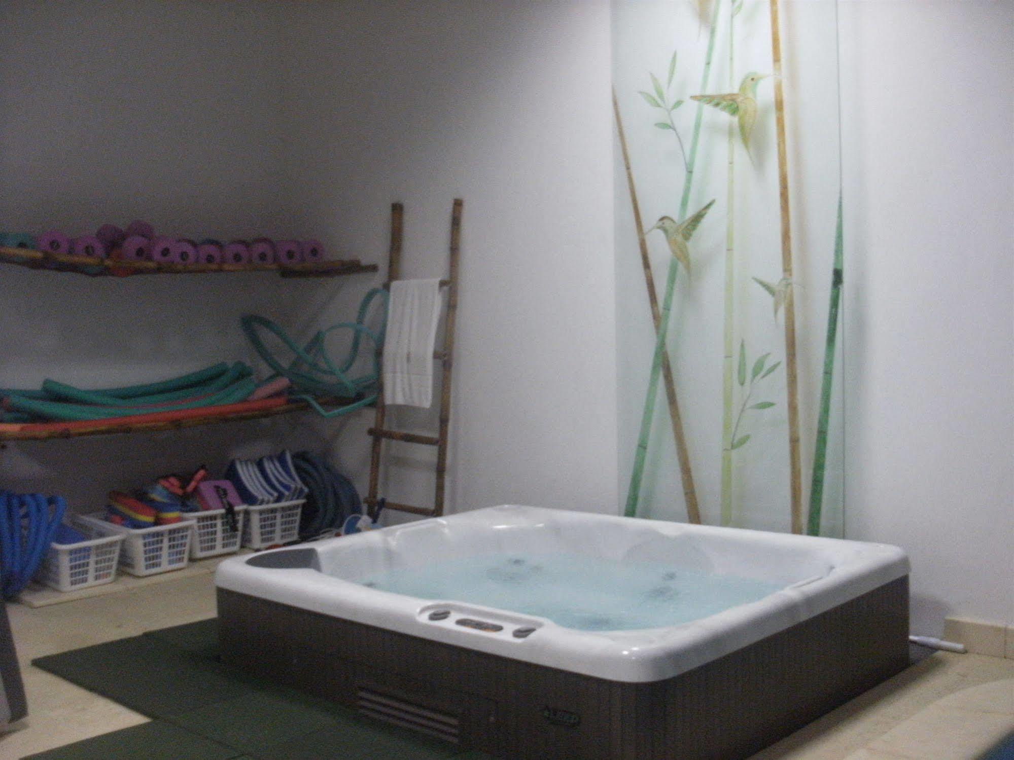 Guest house Cantinho Buganvilias At****