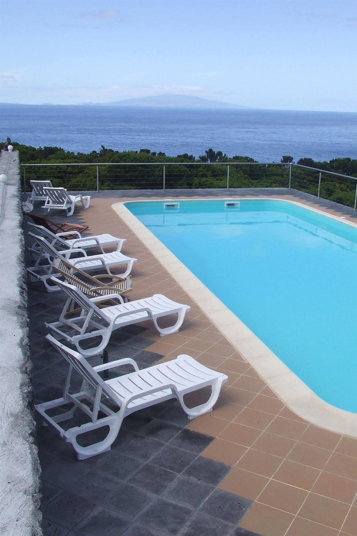 Cantinho Buganvilias At**** Guest house
