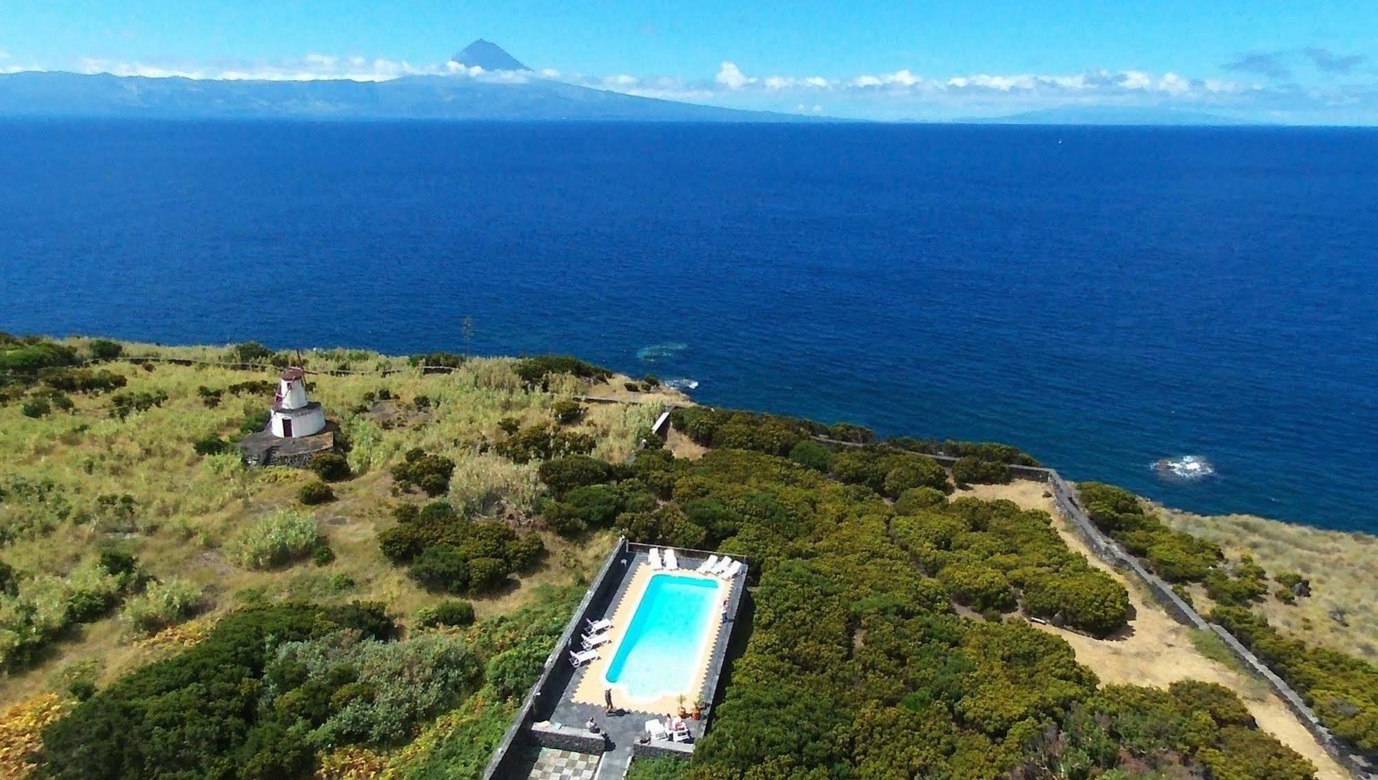 Cantinho Buganvilias At**** Queimada (Azores)