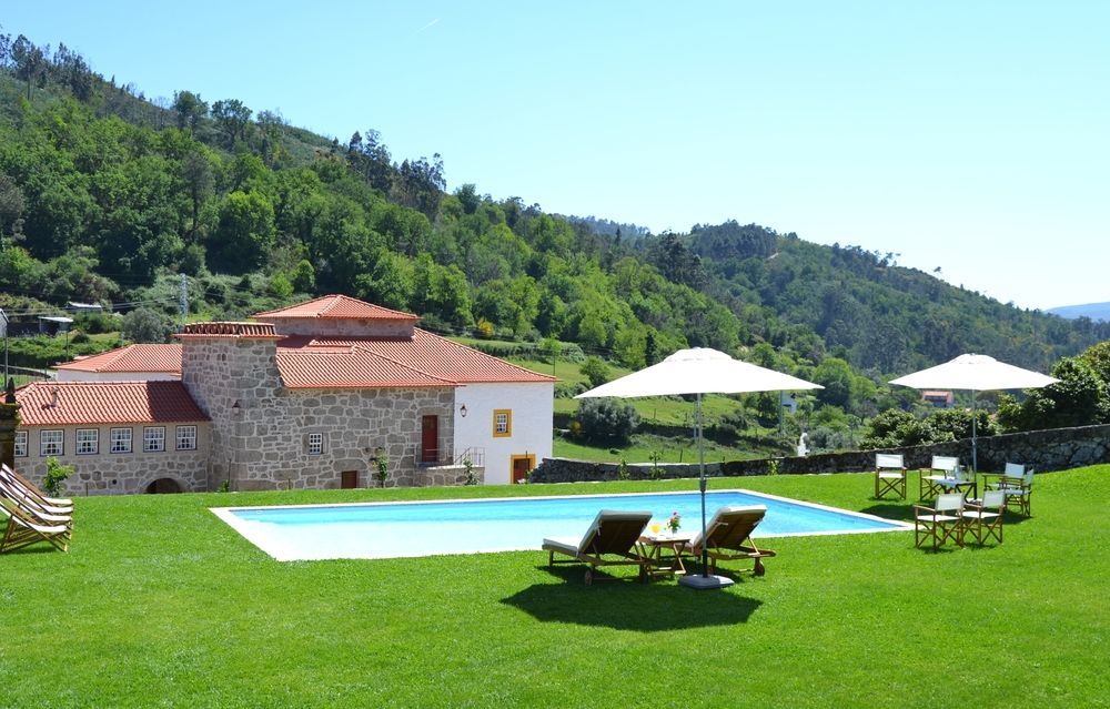 Casa Da Portela De Sampriz Acomodação com café da manhã  3*