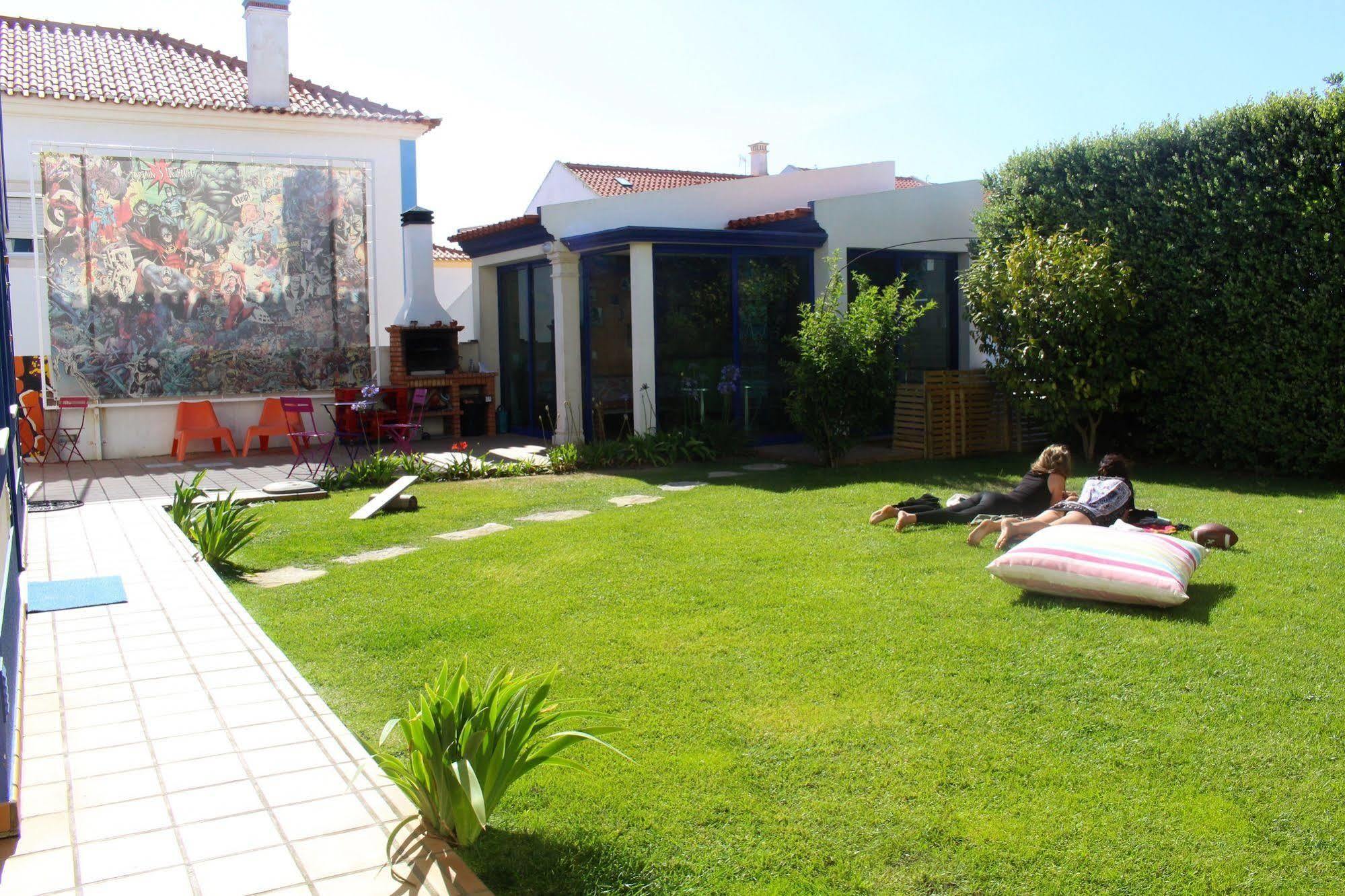 Captain's Log House Hostel *